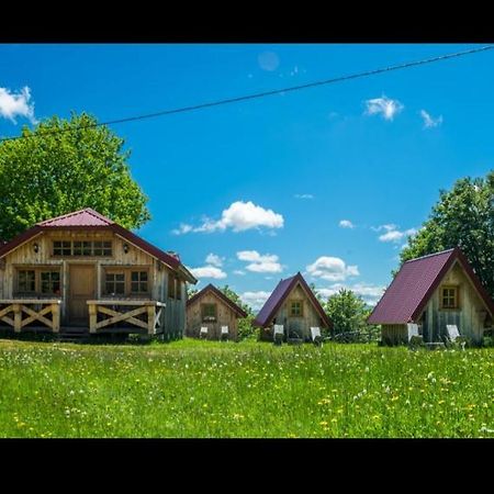 זבליאק Maple Bungalows מראה חיצוני תמונה